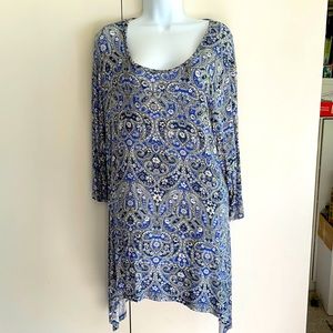Tunic- super soft! Shark bite. Generous size 1X
